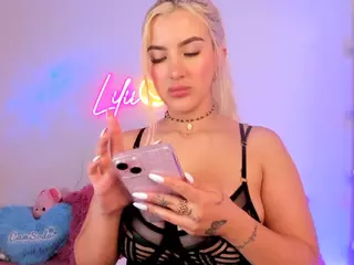 Lilii Moon's Live Sex Cam Show
