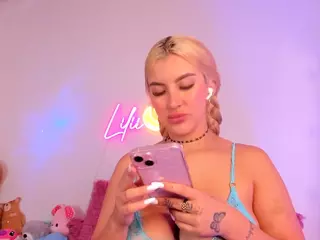 Lilii Moon's Live Sex Cam Show