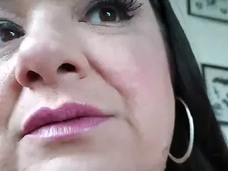 Iwazsoaking's Live Sex Cam Show