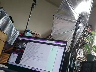 Iwazsoaking's Live Sex Cam Show