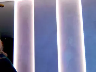 AzureWhisper's Live Sex Cam Show