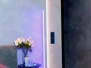 AzureWhisper's Live Sex Cam Show