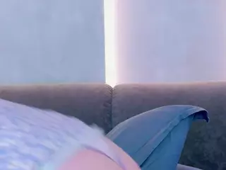 AzureWhisper's Live Sex Cam Show
