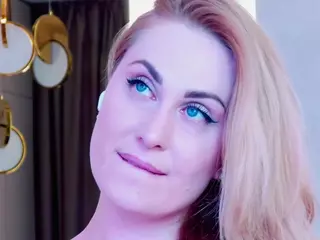 AzureWhisper's Live Sex Cam Show
