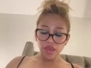 Andrea's Live Sex Cam Show