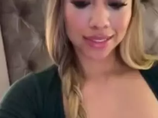 Andrea's Live Sex Cam Show
