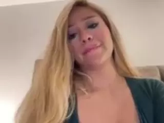 Andrea's Live Sex Cam Show