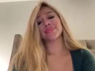 Andrea's Live Sex Cam Show