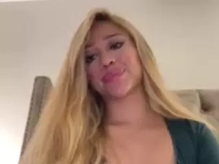 Andrea's Live Sex Cam Show