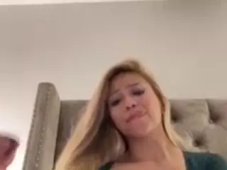 Andrea's Live Sex Cam Show