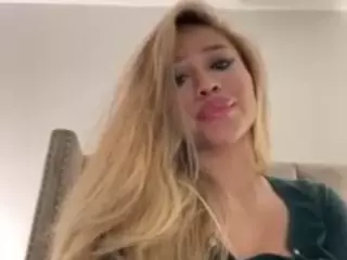 Andrea's Live Sex Cam Show