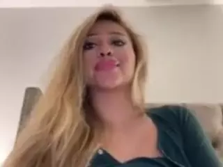 Andrea's Live Sex Cam Show