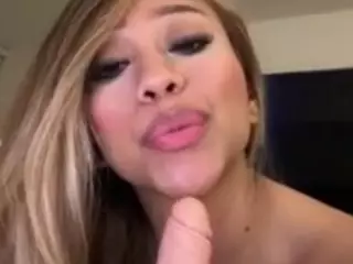 Andrea's Live Sex Cam Show