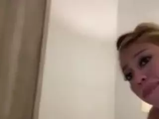 Andrea's Live Sex Cam Show