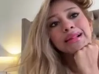 Andrea's Live Sex Cam Show