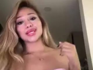 Andrea's Live Sex Cam Show