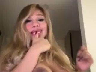 Andrea's Live Sex Cam Show
