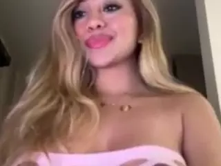 Andrea's Live Sex Cam Show