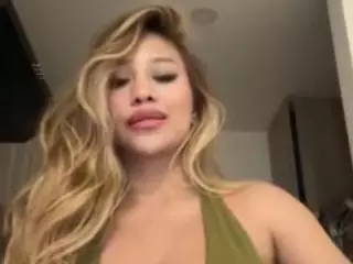 Andrea's Live Sex Cam Show