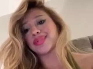 Andrea's Live Sex Cam Show