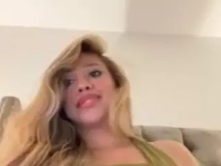 Andrea's Live Sex Cam Show