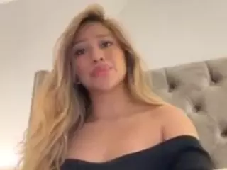 Andrea's Live Sex Cam Show
