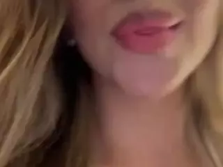 Andrea's Live Sex Cam Show