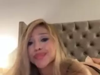 Andrea's Live Sex Cam Show