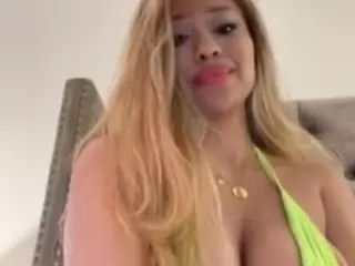 Andrea's Live Sex Cam Show