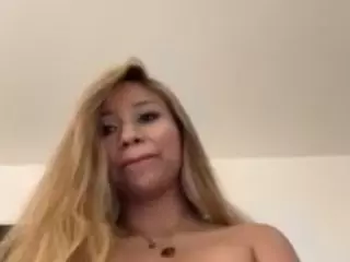 Andrea's Live Sex Cam Show