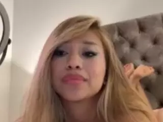 Andrea's Live Sex Cam Show