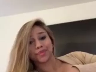 Andrea's Live Sex Cam Show