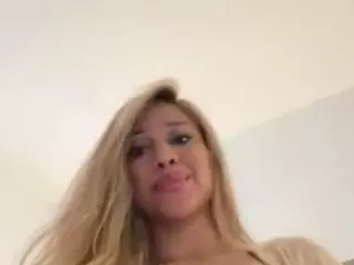 Andrea's Live Sex Cam Show