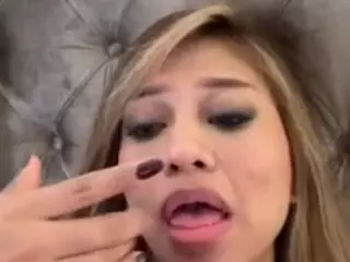 Andrea's Live Sex Cam Show