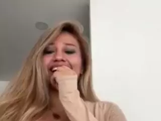 Andrea's Live Sex Cam Show
