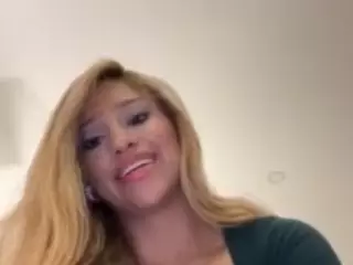 Andrea's Live Sex Cam Show