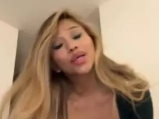 Andrea's Live Sex Cam Show