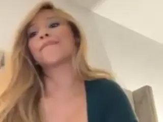 Andrea's Live Sex Cam Show