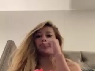 Andrea's Live Sex Cam Show