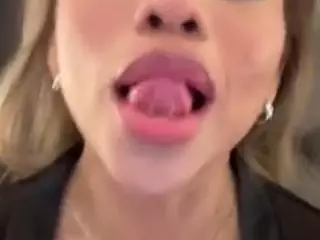 Andrea's Live Sex Cam Show
