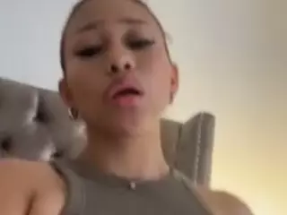 Andrea's Live Sex Cam Show