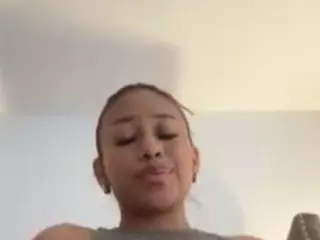 Andrea's Live Sex Cam Show