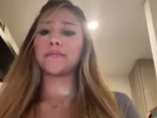Andrea's Live Sex Cam Show