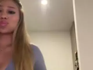 Andrea's Live Sex Cam Show