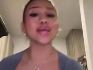 Andrea's Live Sex Cam Show