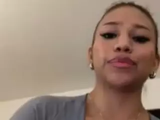 Andrea's Live Sex Cam Show