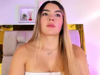 emma-rossee's Live Sex Cam Show