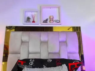 emma-rossee's Live Sex Cam Show