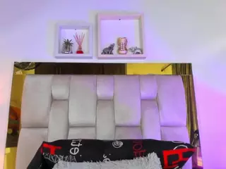 emma-rossee's Live Sex Cam Show