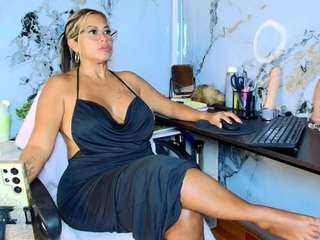 Live cam show with Alix Long